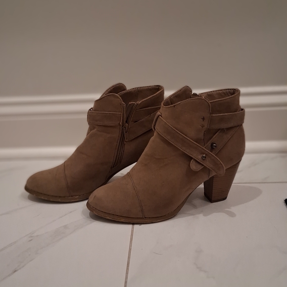 Hot Kiss Shoes - Hot Kiss Tan Ankle Booties